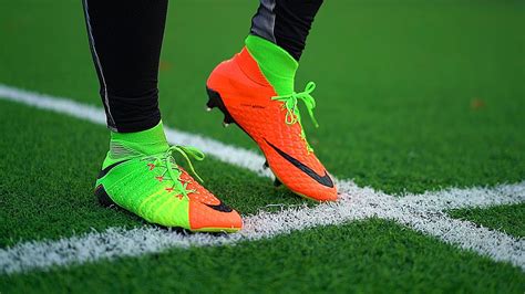 Testing Lewandowski & Aubameyang Boots: Nike Hypervenom 3 